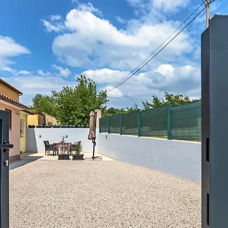 Casa de Férias In Ripenda Kras, Labin *